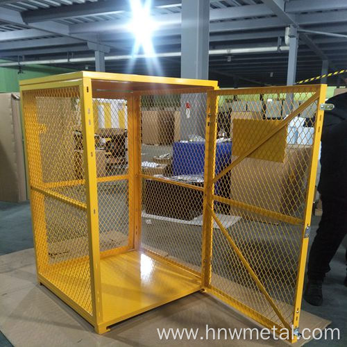 18 Gas cylinder storage cage